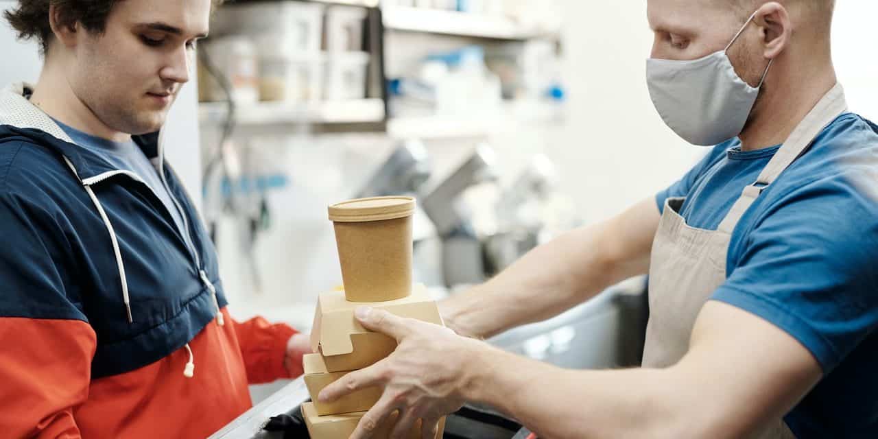 Simple Tweaks With Massive Results: 5 Ways a Restaurant Can Improve Its Food Delivery Services